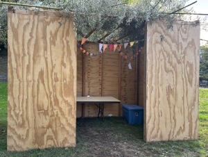 Sukkah structure next to Eddy Theater on the Shadyside campus.