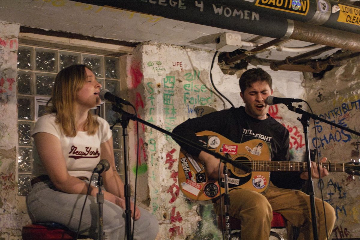 Local band Twin Lakes performs at the Chatham Coffeehouse Committee’s show on Feb. 20 in the Rea
Coffeehouse. 