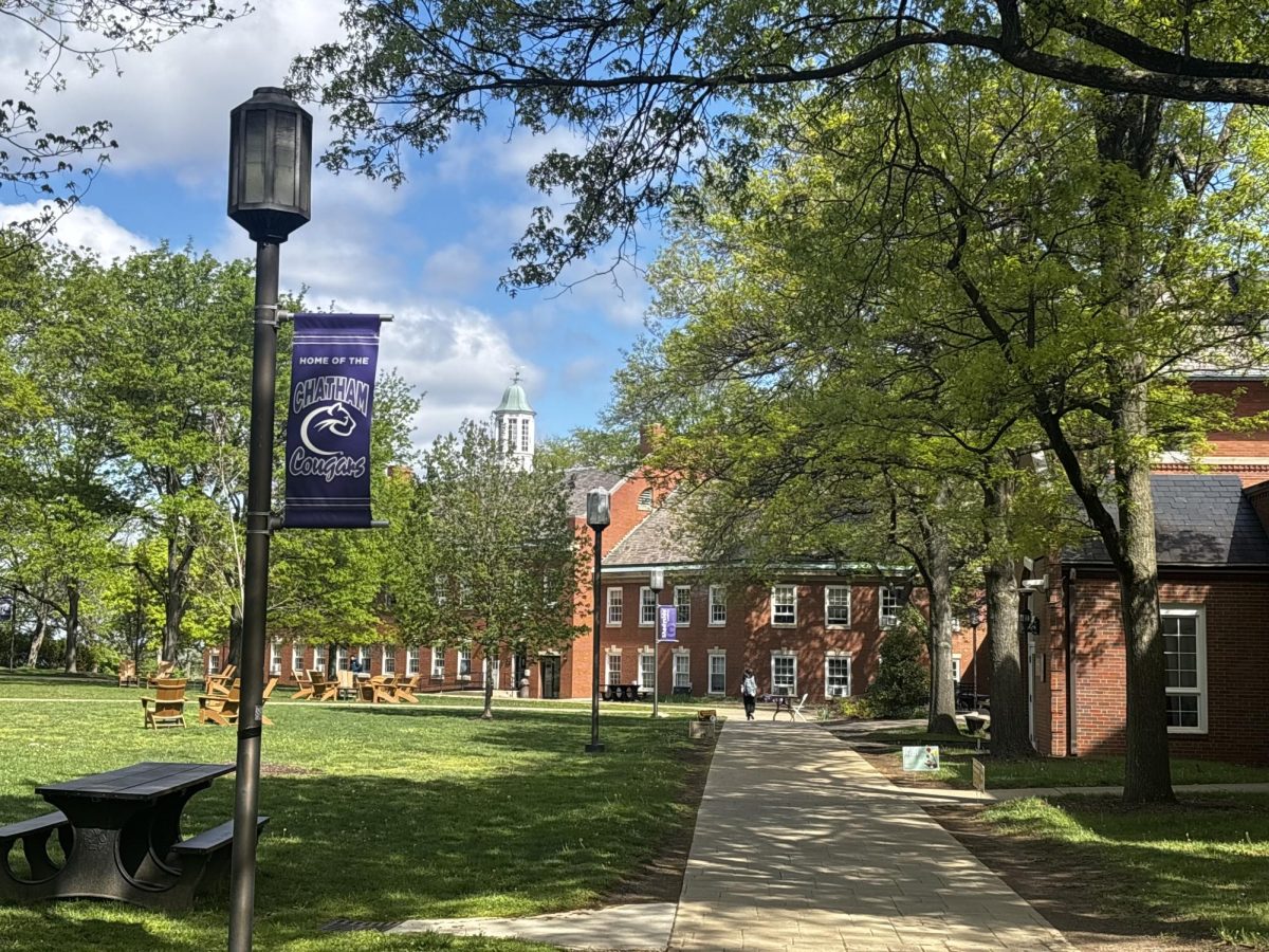 The quad on Chatham's Shadyside campus.